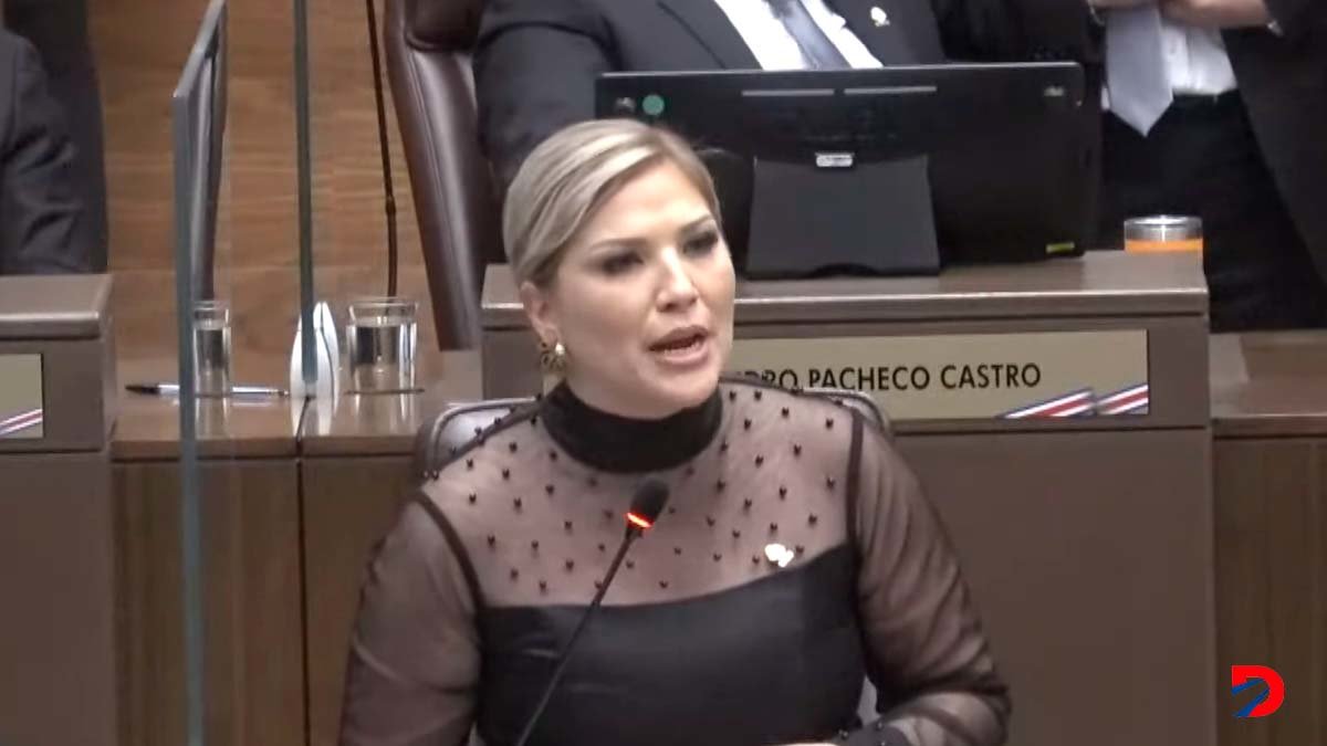 La jefa de fracción María Marta Carballo  insta a recuperar el país