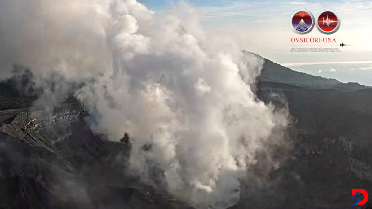 El volcán Rincón de la Vieja tiene preocupados al OVSICORI porque la actividad sísmica es más alto de lo normal. Foto: Captura de imagen del OVSICORI.